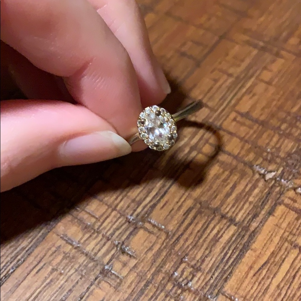 Dainty gold ring